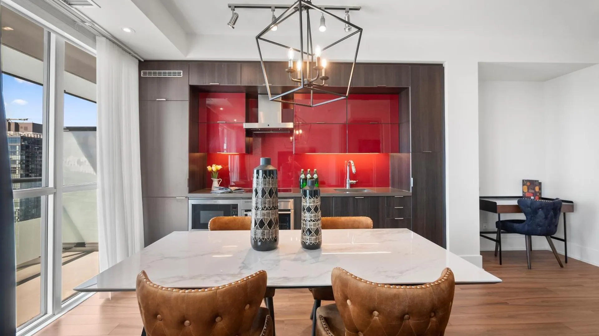 Stylish One Bedroom Suite - Entertainment District Toronto Kanada