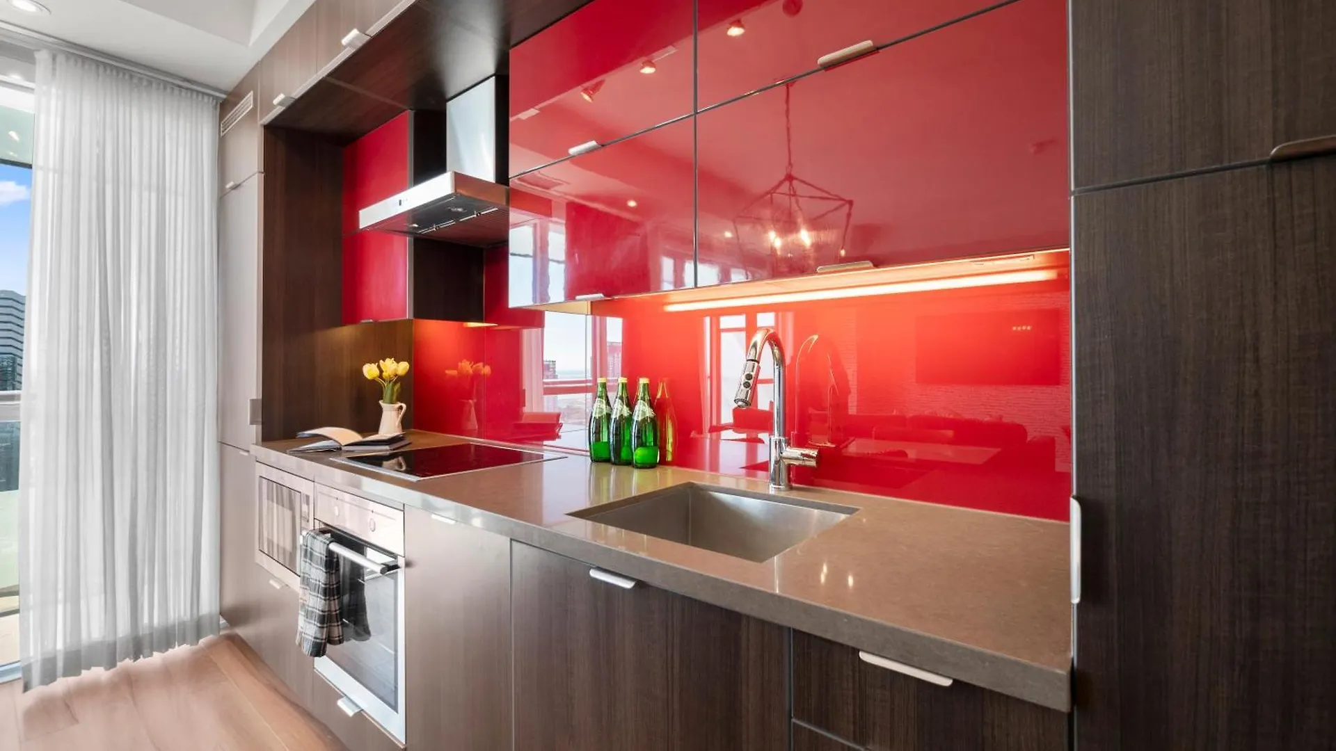 Stylish One Bedroom Suite - Entertainment District Toronto