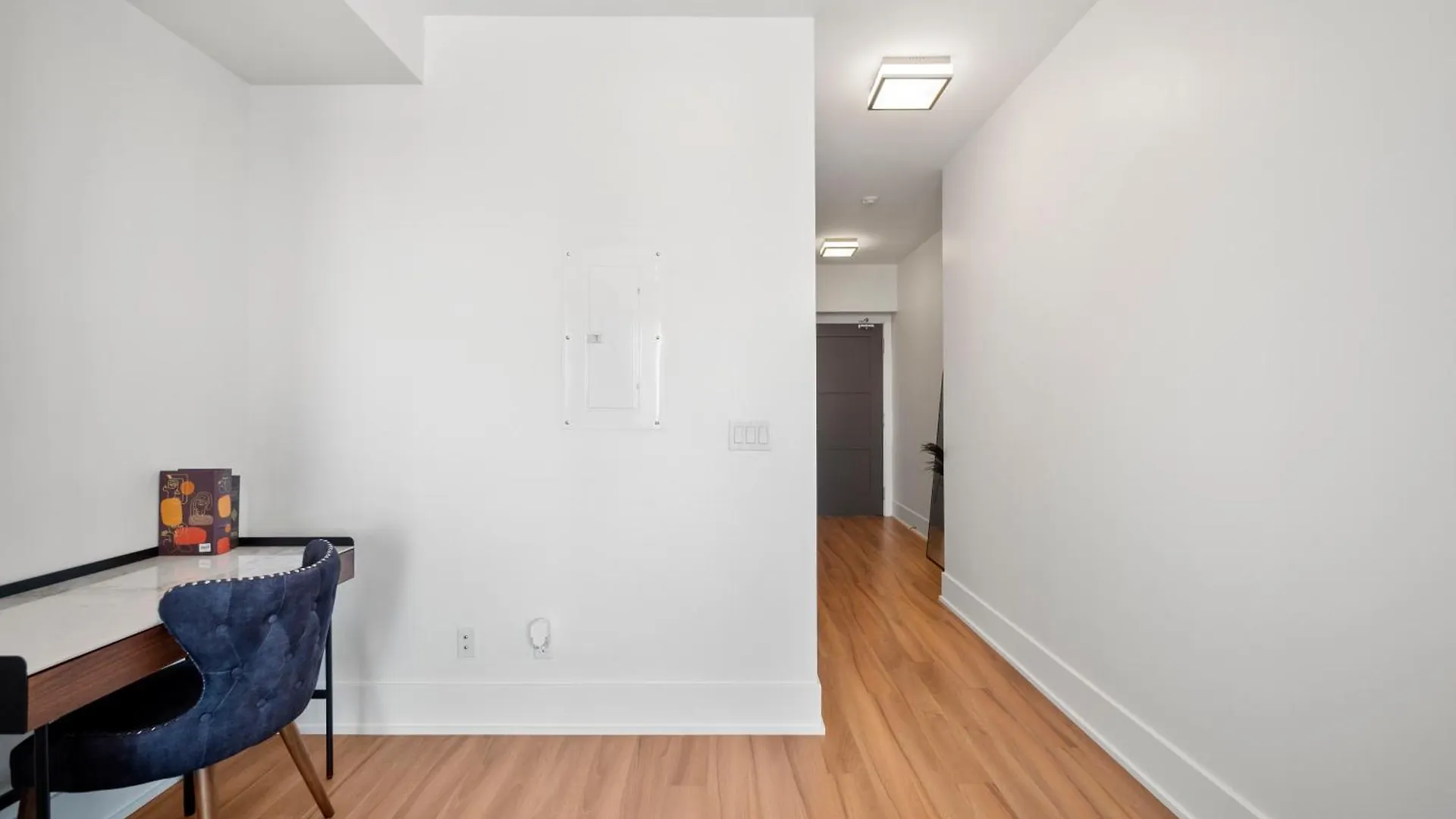 Stylish One Bedroom Suite - Entertainment District Toronto