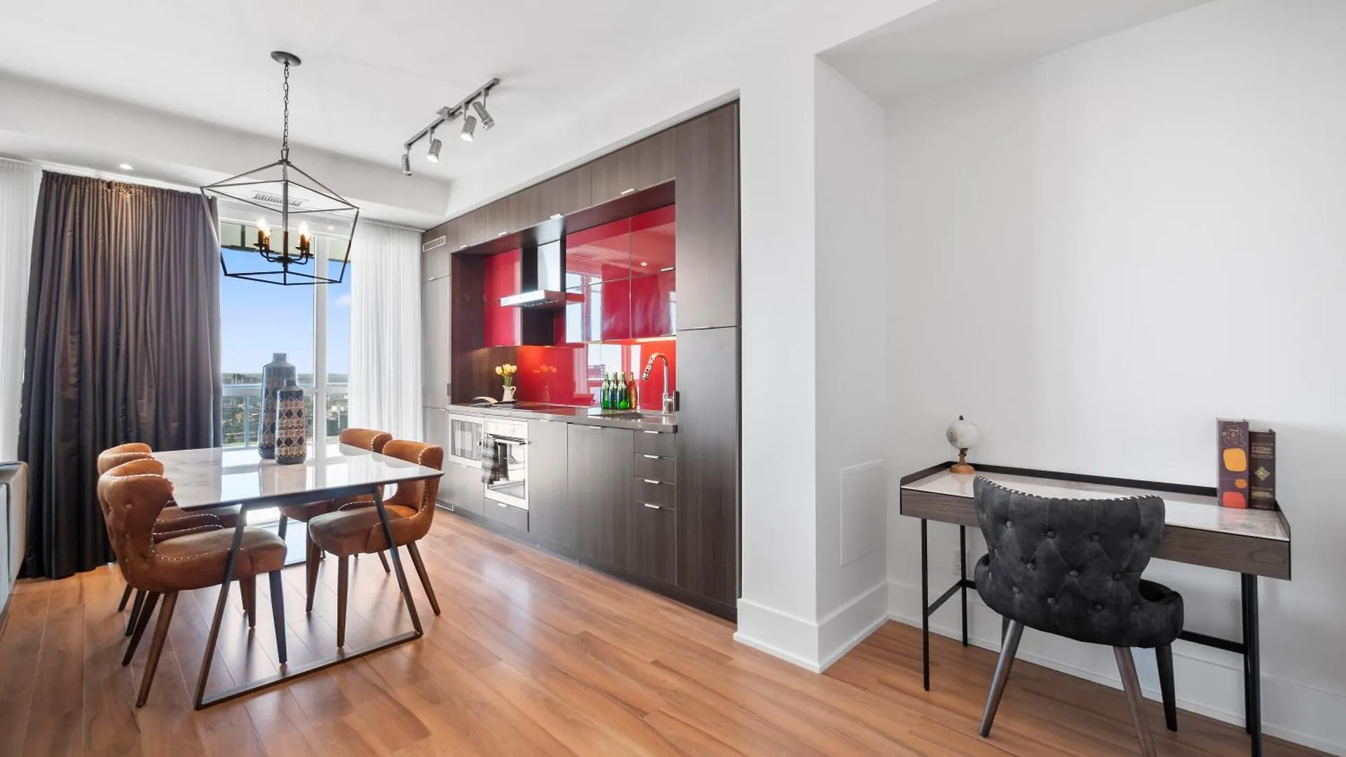 Stylish One Bedroom Suite - Entertainment District Toronto