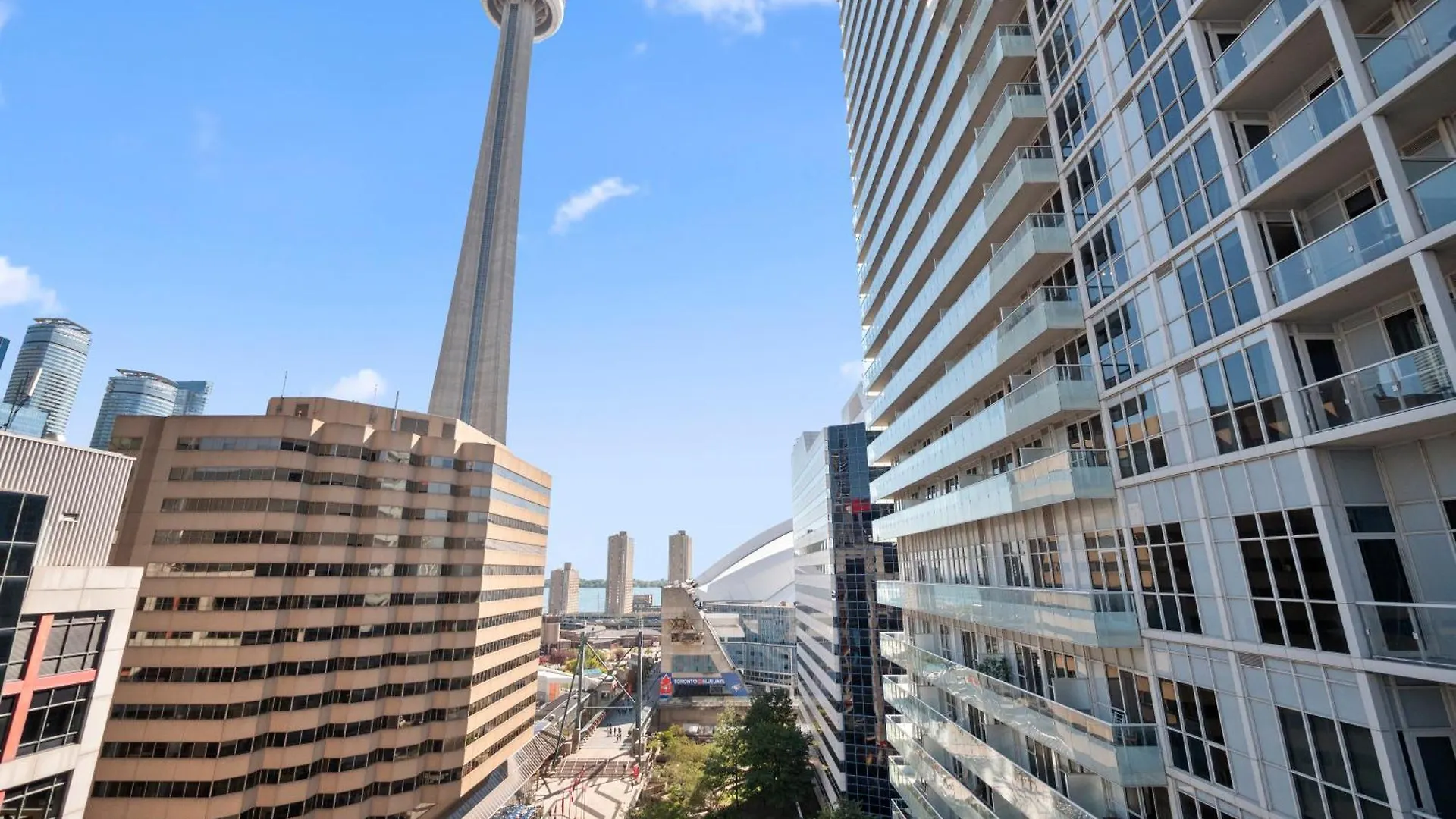 Stylish One Bedroom Suite - Entertainment District Toronto