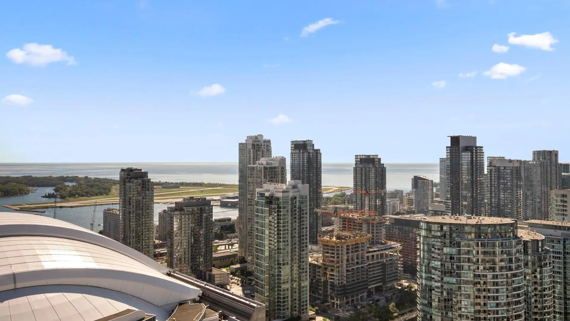 Stylish One Bedroom Suite - Entertainment District Toronto Apartment